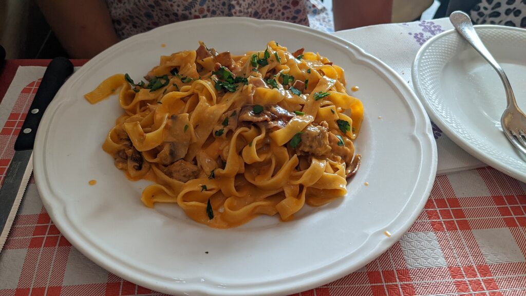 A plate of Italian pasta